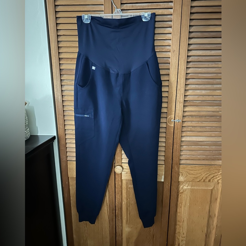 Maternity FIGS jogger scrub Small Petite, Navy Blue
